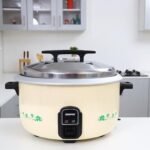 Geepas Electric Rice Cooker 10l GRC4323 - Image 2