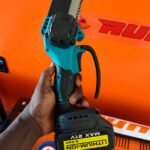 Electric rechargeable 8 inch bar chain saw with 2 batteries - Image 5