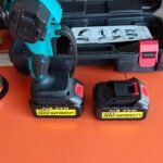 Electric rechargeable 8 inch bar chain saw with 2 batteries - Image 2